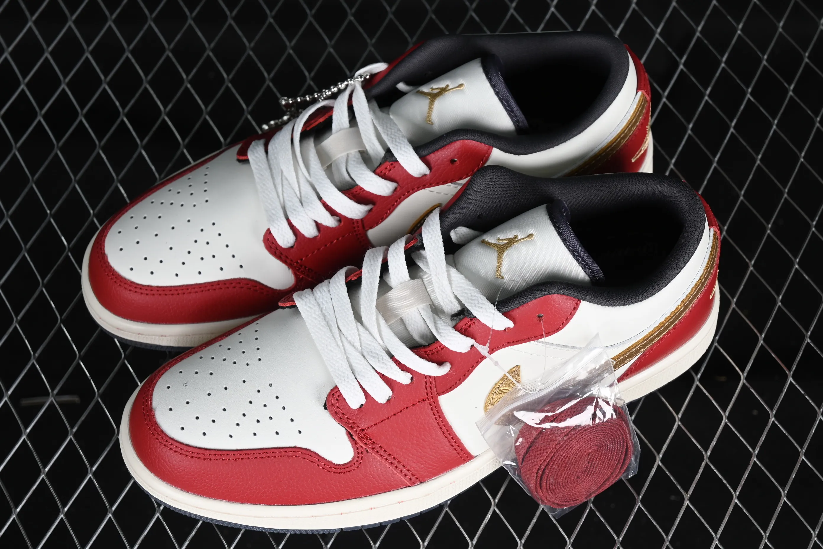 All categories Air Jordan Jordan series basketball shoes Air Jordan 1 Low Z version Jordan 1 Low "Year of the Dragon" AJ1 Joe 1 Year of the Dragon limited cultural and leisure sneakers FJ5735-100